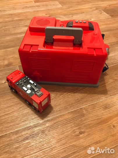 Пожарная машина с гаражом