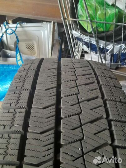 Bridgestone Blizzak Ice 205/55 R16