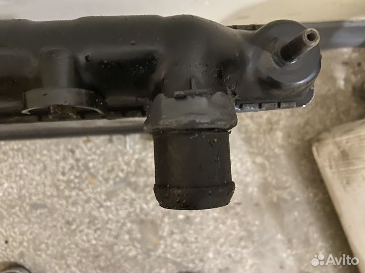 Оригинальный радиатор Nissan Skyline R34