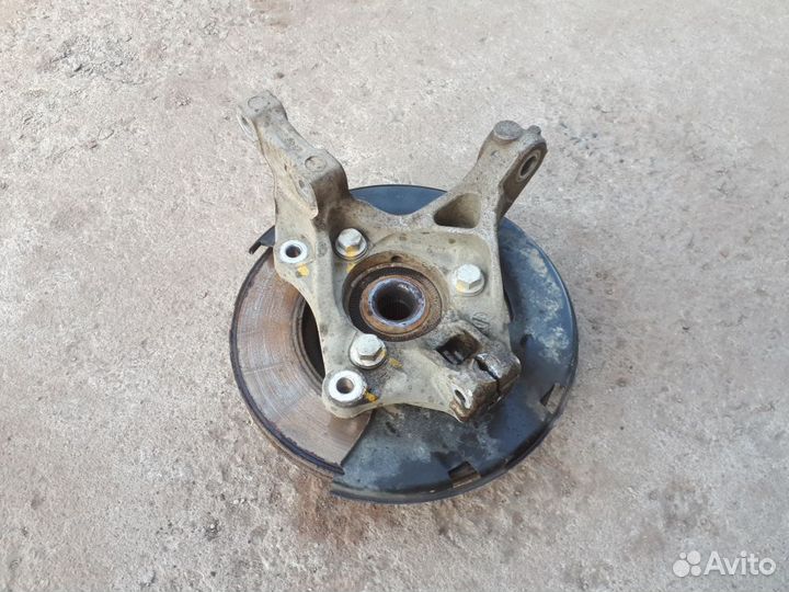 Кулак поворотный передний правый Chevrolet Cruze I