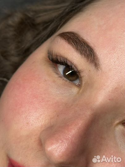 Модель на наращивание ресниц