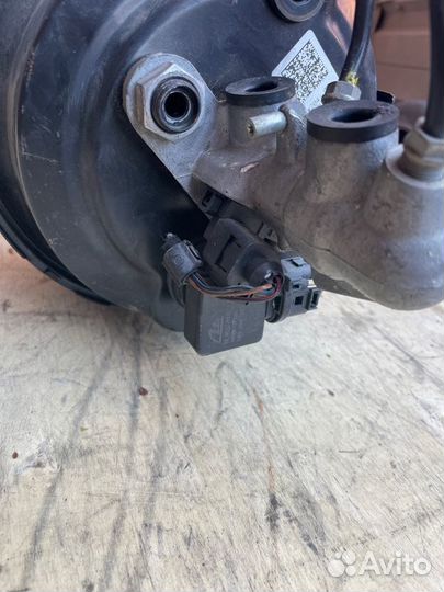 Вакуумный усилитель Volkswagen Passat 3C5 BVY