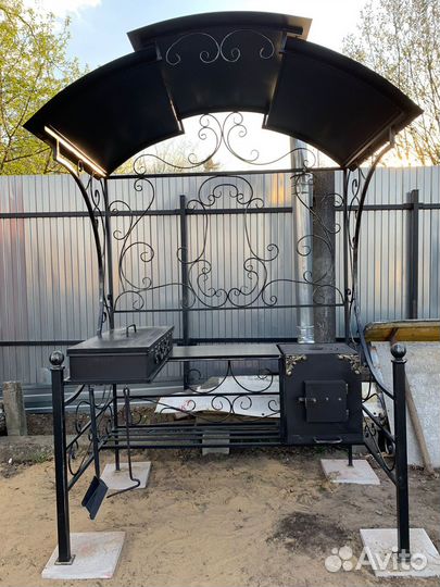 Мангал с крышей