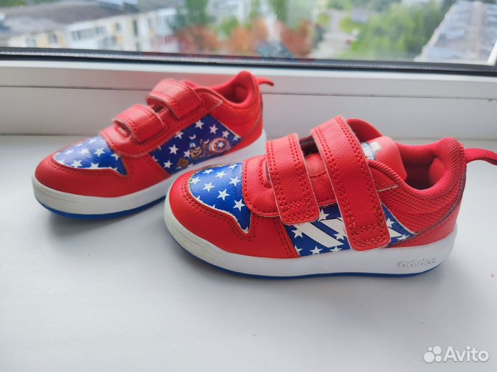 Детские кроссовки adidas Marvel