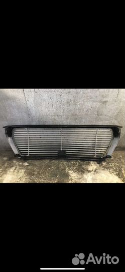Продаю решетку радиатора TLC 200