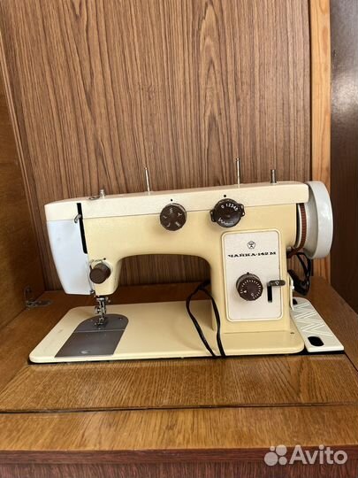Швейная машина Чайка 142