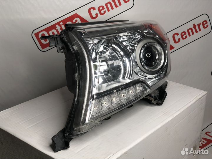 Фара левая Tayota land cruiser 200