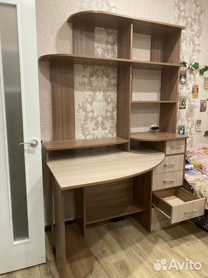 Письменный стол