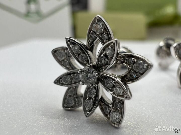 Серьги van cleef (lotus) пусеты