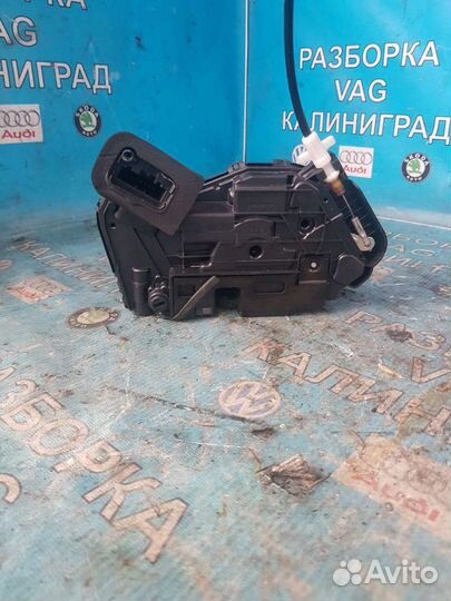 Замок дверной задний левый. Шкода Октавия А7