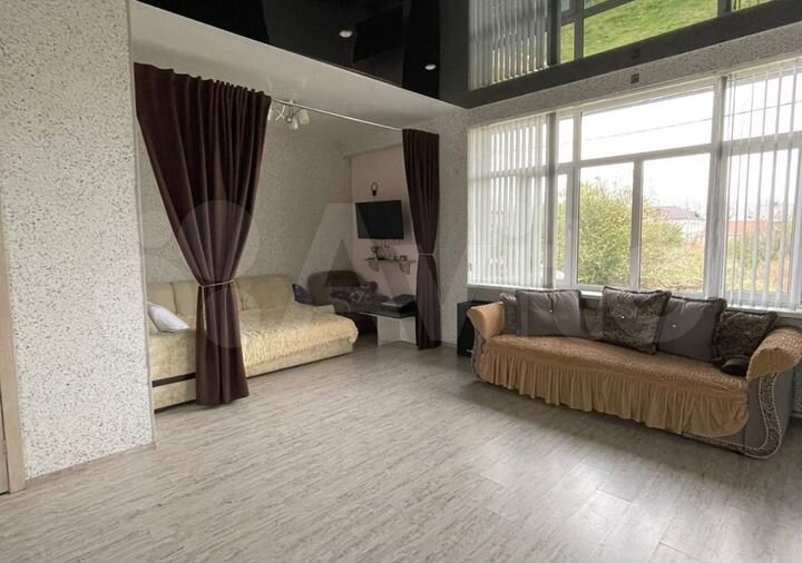 Дом 300 м² на участке 3,8 сот.