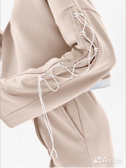 Женский спортивный костюм