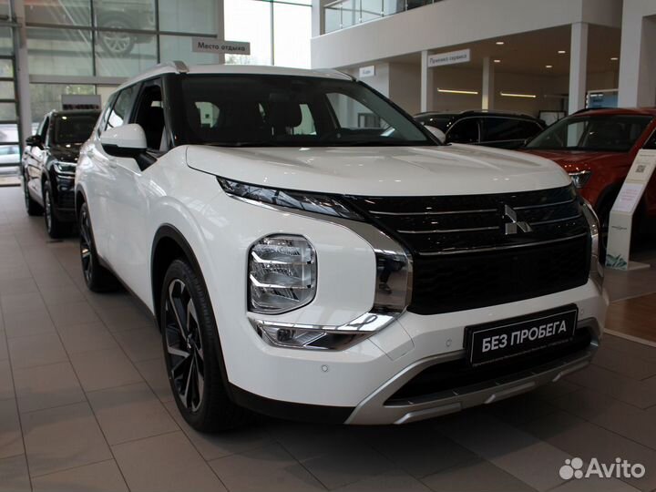 Mitsubishi Outlander 2.5 CVT, 2022, 22 км