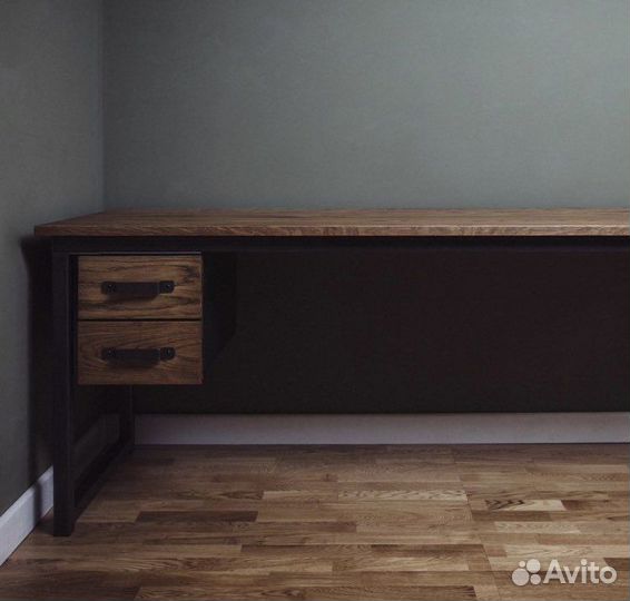 Стол письменный с ящиками