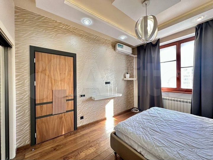 2-к. квартира, 77 м², 19/25 эт.