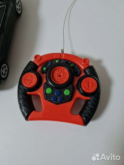 2 машины Porsche на пульте управления