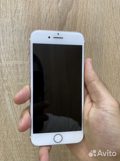 Телефон iPhone 7