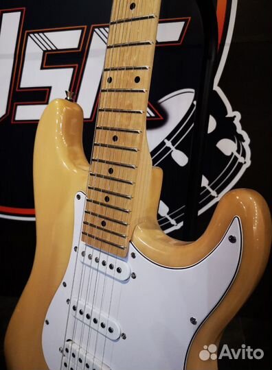 Электрогитара + комбоусилитель (Комплект)