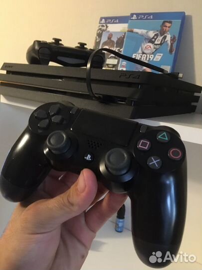 Sony PS4 pro 1tb, 2 геймпада + 10 игр
