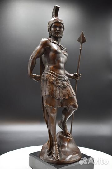 Бронзовая статуэтка 