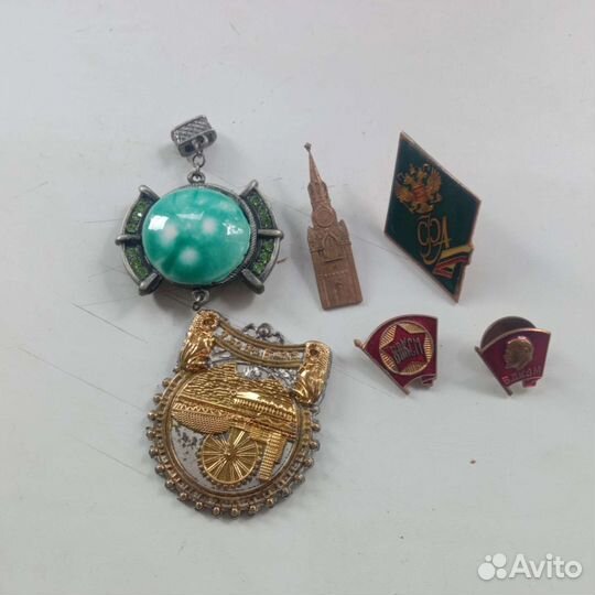 Тяжелые значки СССР