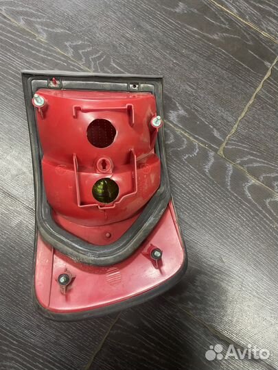 Фонарь задний левый на крыло ауди а8 д2 1994-2002