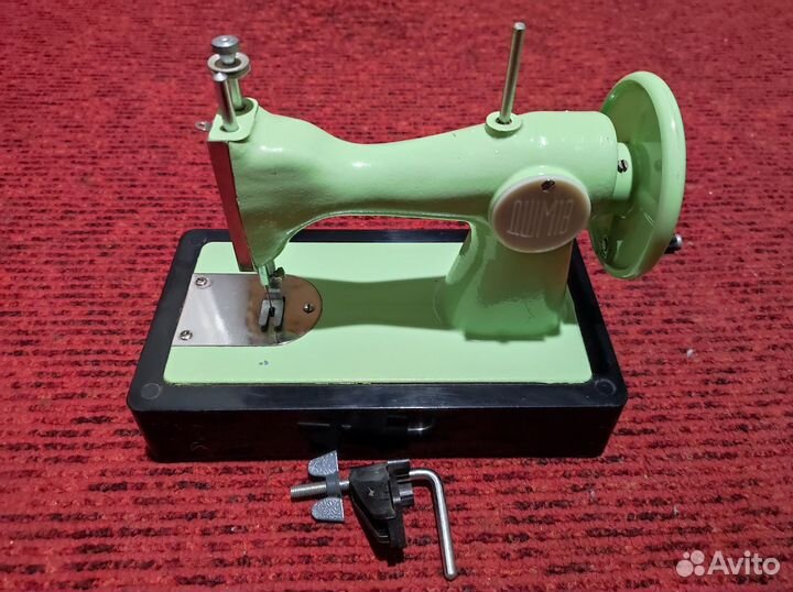 Детская швейная машина СССР