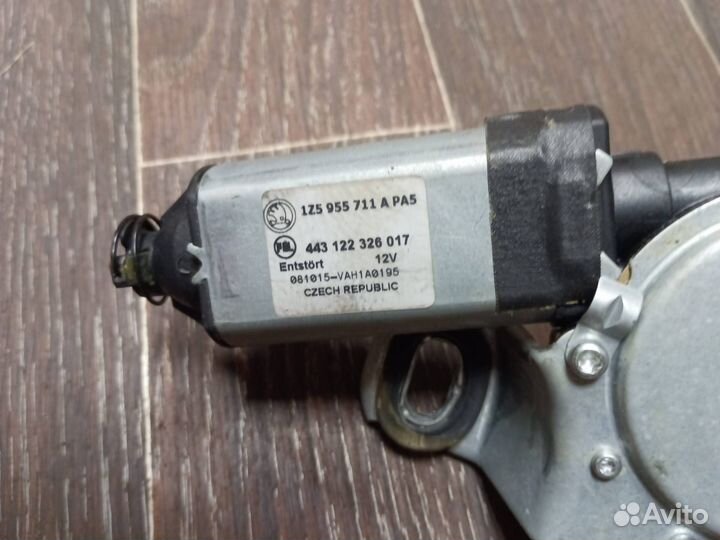 Моторчик заднего стеклоочистителя (дворника) Skoda