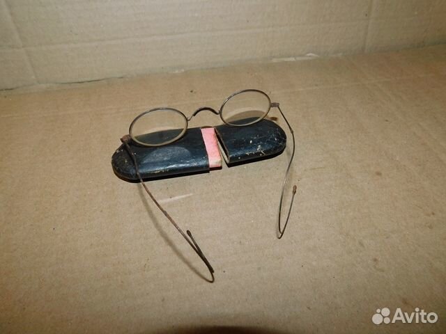 Антикварные очки в футляре, (в даль)ри в интерьер