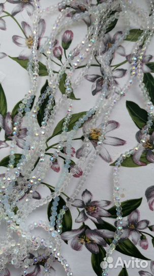 Стеклянные и пластиковые бусины, пришивные и клеев