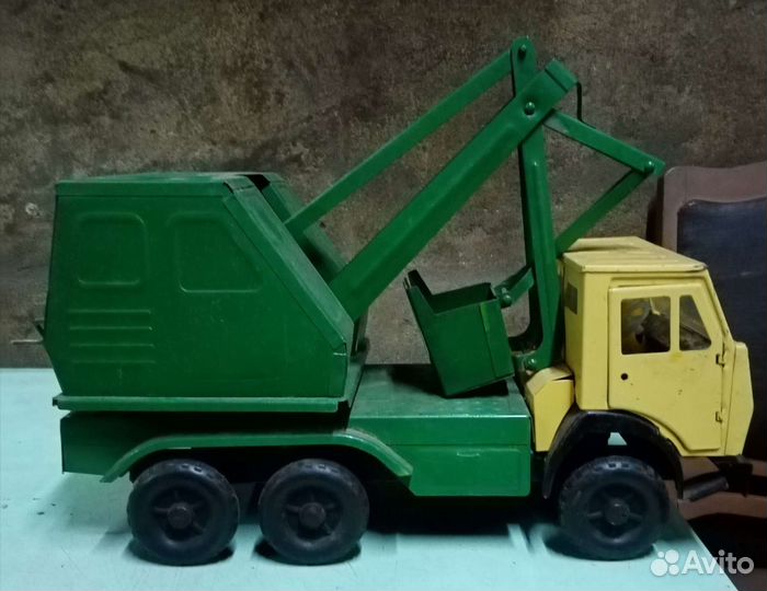 Игрушка камаз СССР, экскаватор