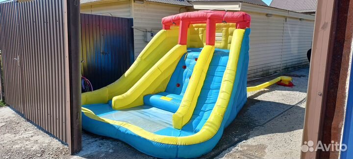 Надувной батут с горкой