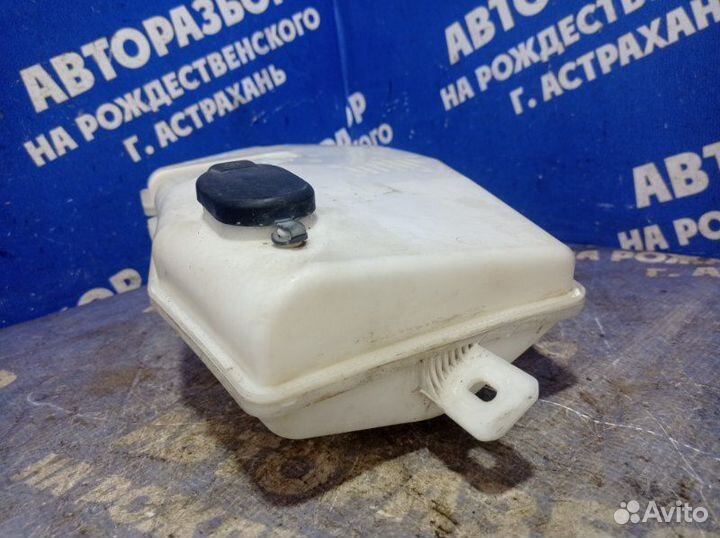 Бачок омывателя Renault Duster кроссовер 2014