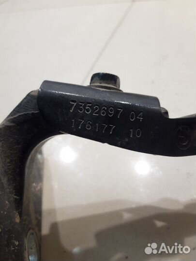 Петля двери багажника (нижняя правая) (BMW X5 F15)