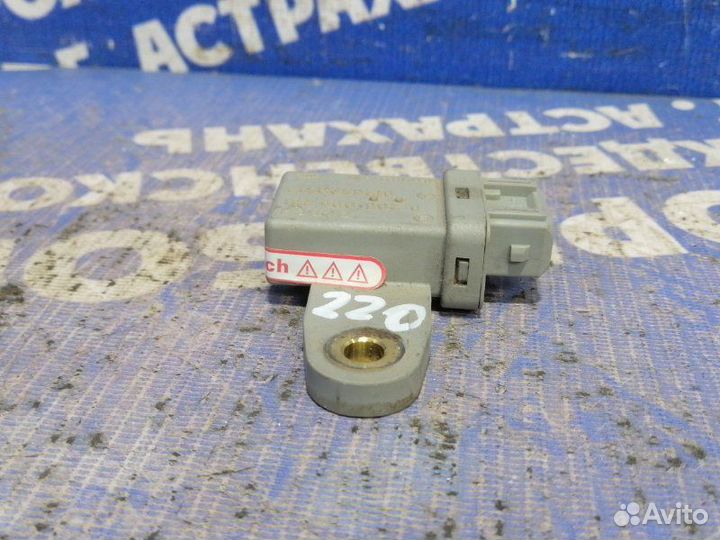 Датчик ускорения Mercedes-Benz W220 седан 2000