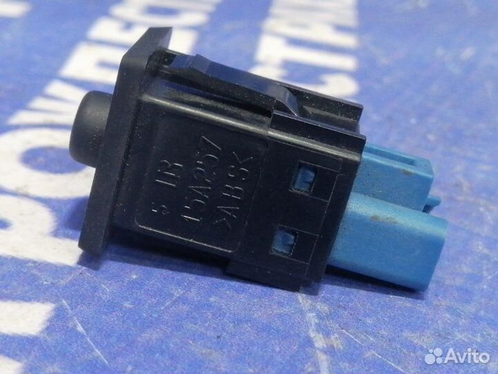 Кнопка Toyota Harrier кроссовер 2AZ-FE 2005