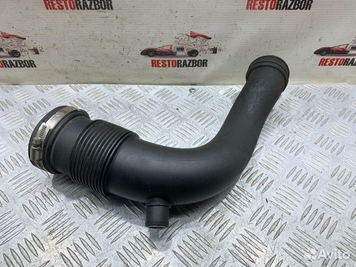 Патрубок воздушного фильтра Porsche Cayenne