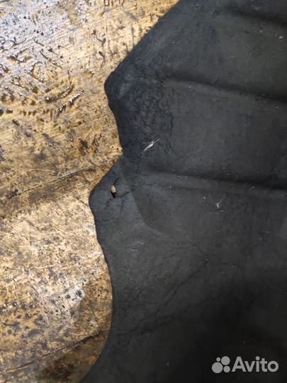 Локер задний левый Фольксваген Jetta 6