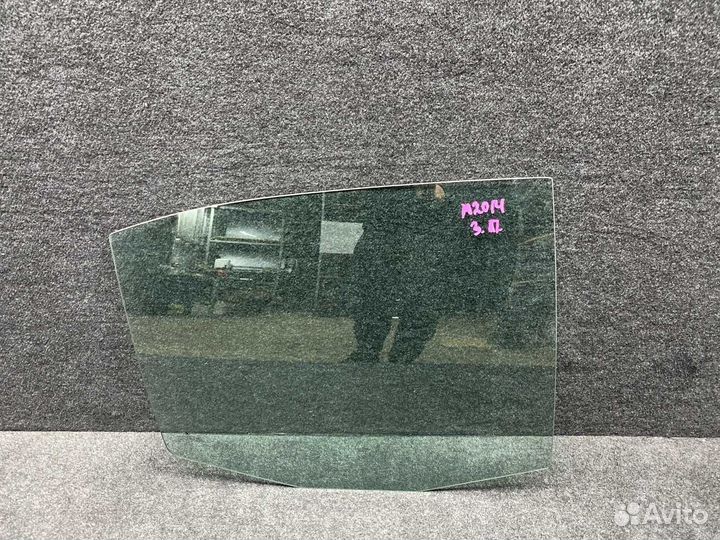 Стекло двери заднее правое Skoda Octavia Tour 1.9