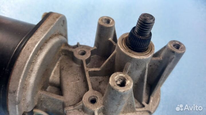 Мотор стеклоочистителя (ваз)