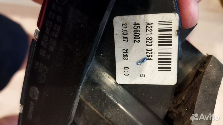 Задний фонарь на mercedes w221