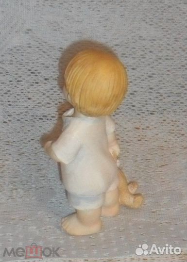 Фигурка. Мальчик с собачкой. Винтаж