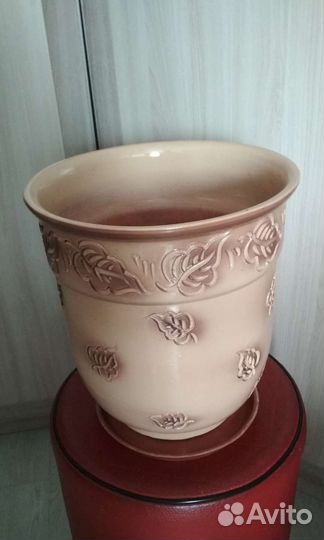 Глиняный цветочный горшок