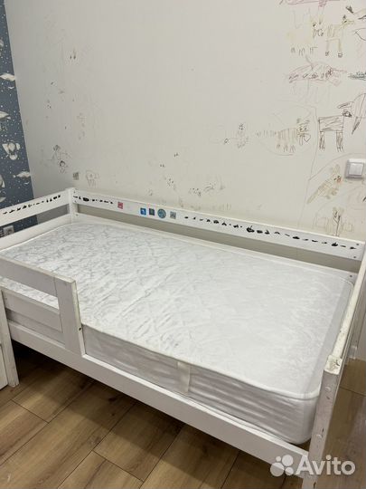 Кровать с матрасом 90/180