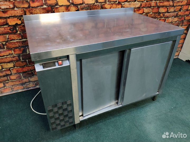 Рабочий тепловой стол в линию раздачи