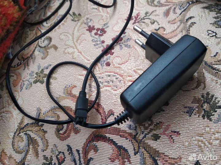 Зарядное устройство Sony Ericsson CST-13