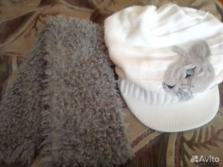 Шапка с шарфом женская