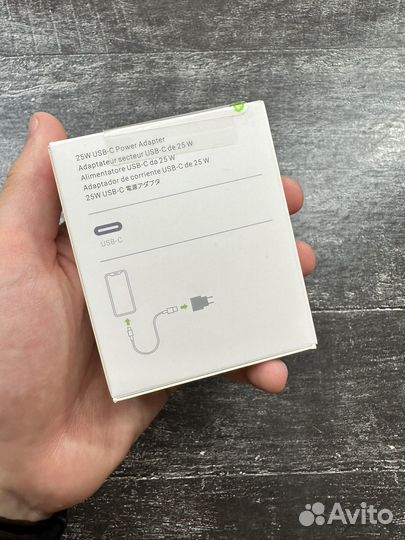 Зарядка на iPhone 20W