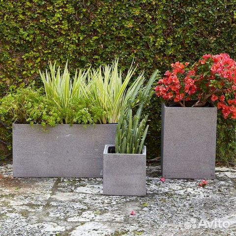 Бетонные вазоны