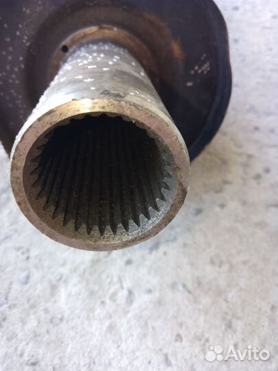 Продам карданный вал задний